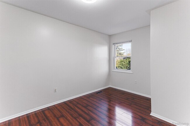 Building Photo - 22582 Winfield Rd