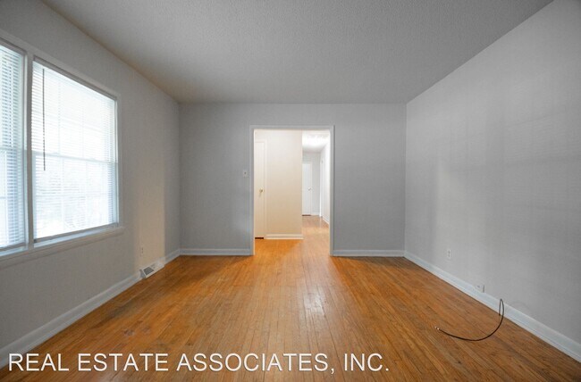 Building Photo - 3 br, 1.5 bath House - 306 5th Street