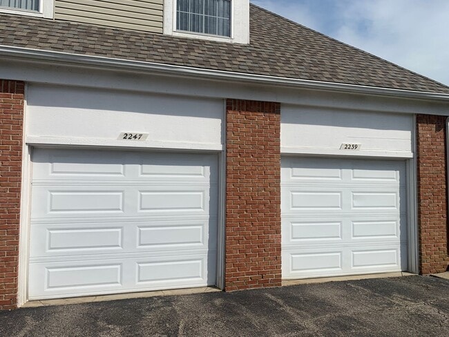 Building Photo - 2-Bedroom, 2-Bath Condo for Lease – Manors of Regency, Shelby Township