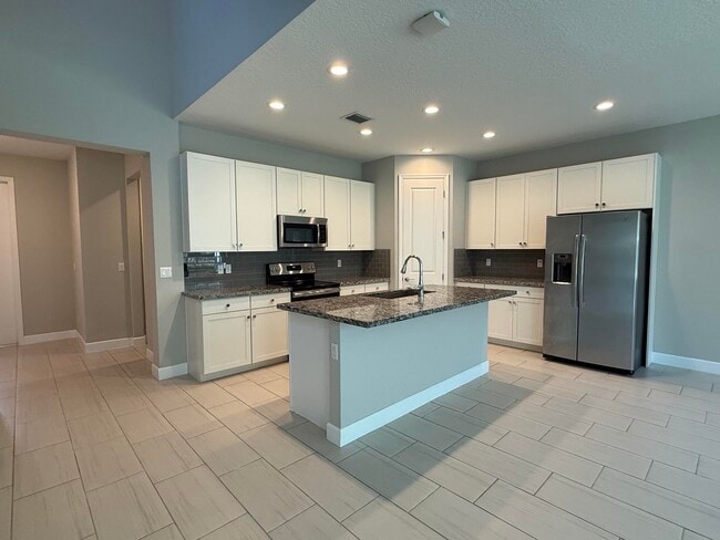Building Photo - 9028 Kingsmoor Wy