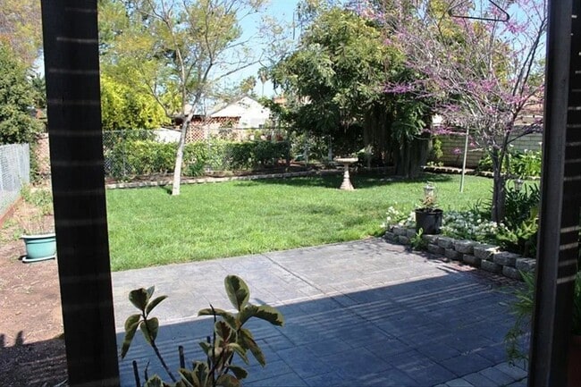 Building Photo - 3 BR / 1.75 BA detached single-family home...