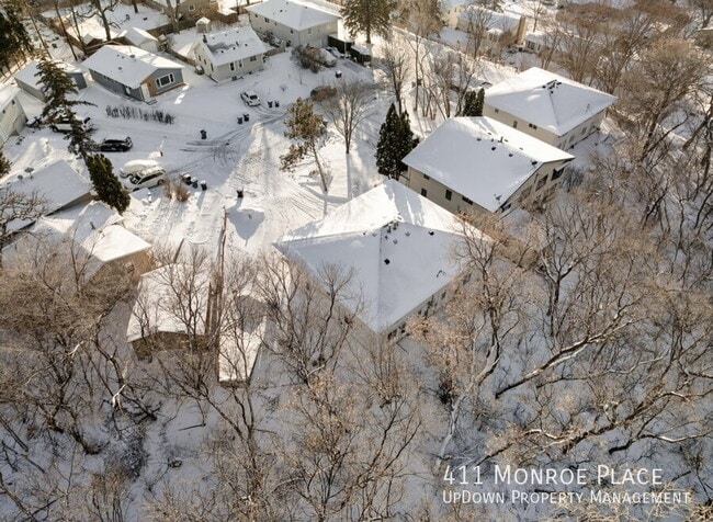 Building Photo - 411 Monroe Pl