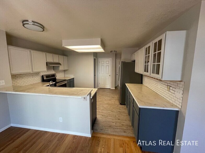 Building Photo - 5045 Sweetgrass Ln