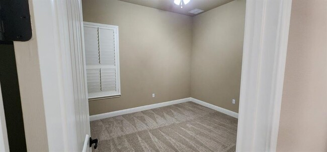 Building Photo - 12624 Cricoli Dr