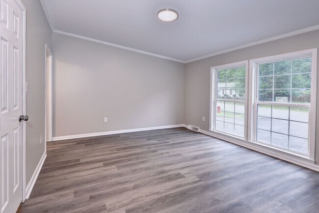 Building Photo - 129 Briar Ln