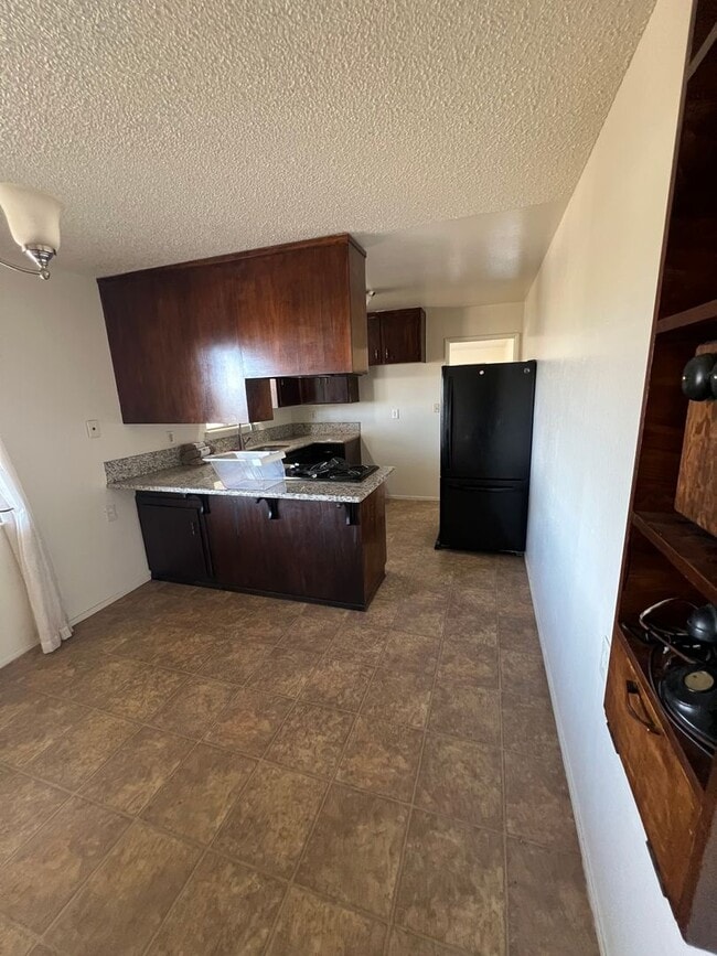 Building Photo - Oroville 4 bed 2 bath 3300sqft country hom...