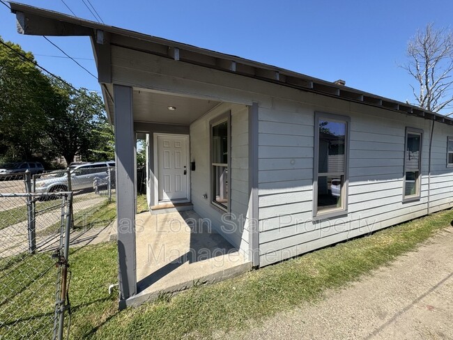 Building Photo - 3231 Holman St