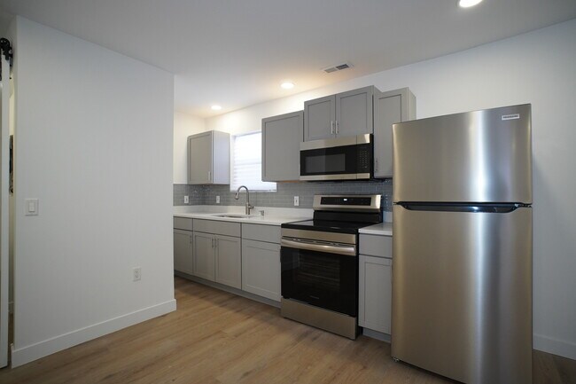 Building Photo - 1252-54 Idaho St