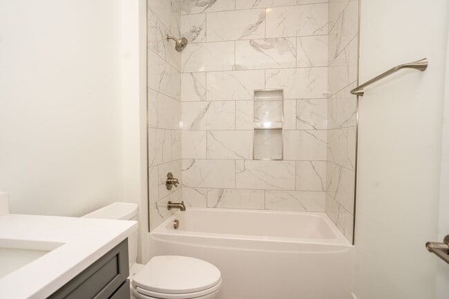 Building Photo - 102 W 6th St