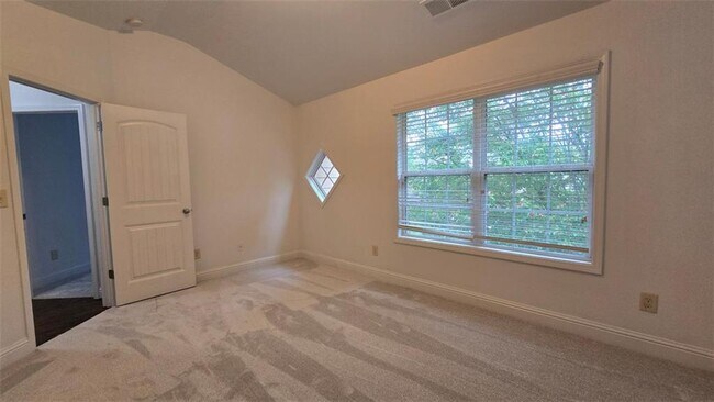 Building Photo - 2275 Copper Trail Ln NE