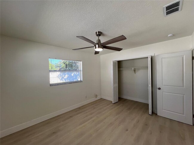 Building Photo - 2502 Tropical Shores Dr SE