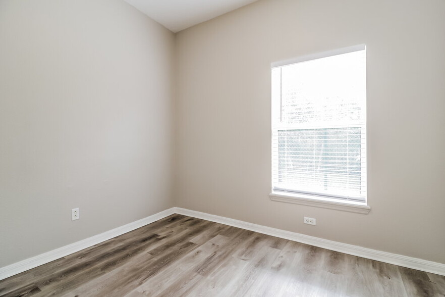 Building Photo - 4430 Spring Blossom Dr