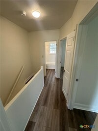 Building Photo - 1204 E Warren Ave