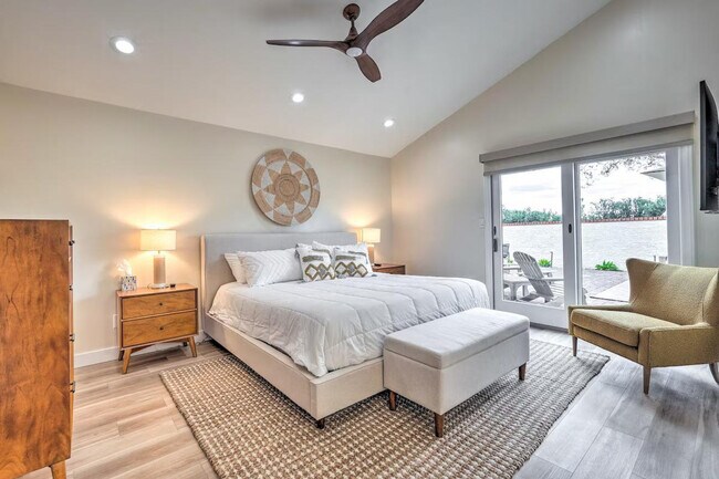 Building Photo - 7833 E Foxmore Ln