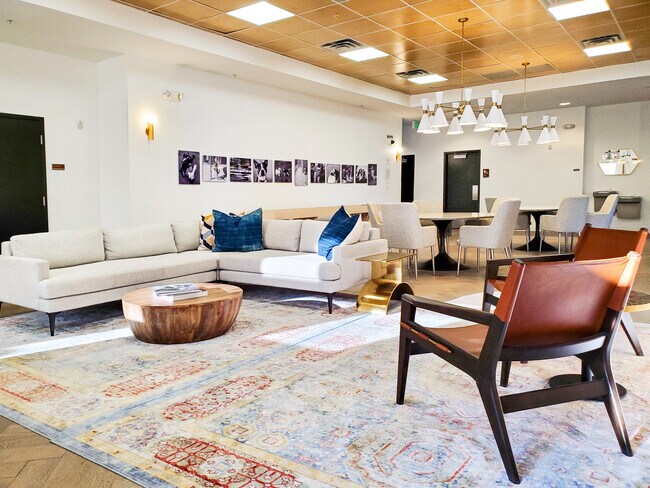 Common Work Area - 3401 Arapahoe Ave