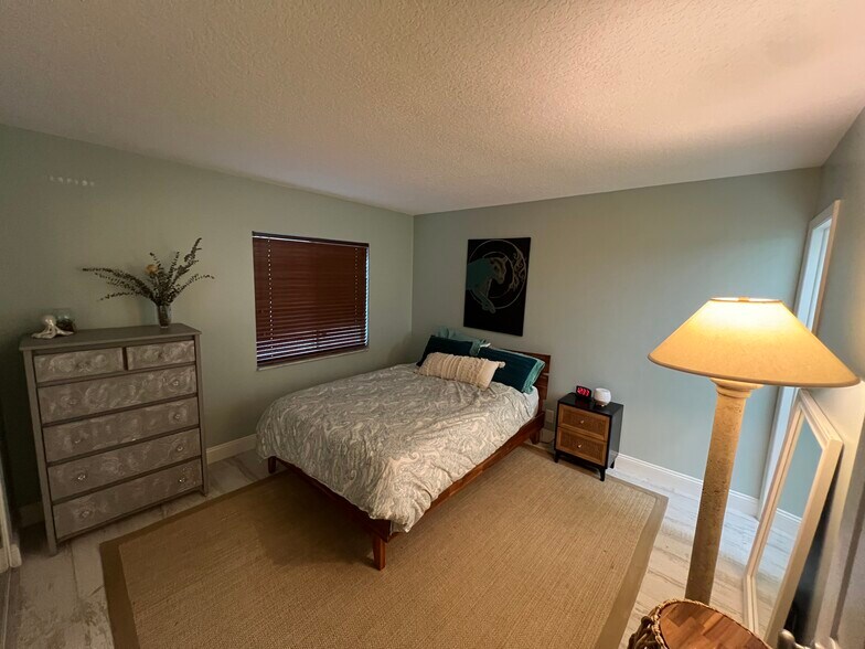 Building Photo - 312 Southwind Dr