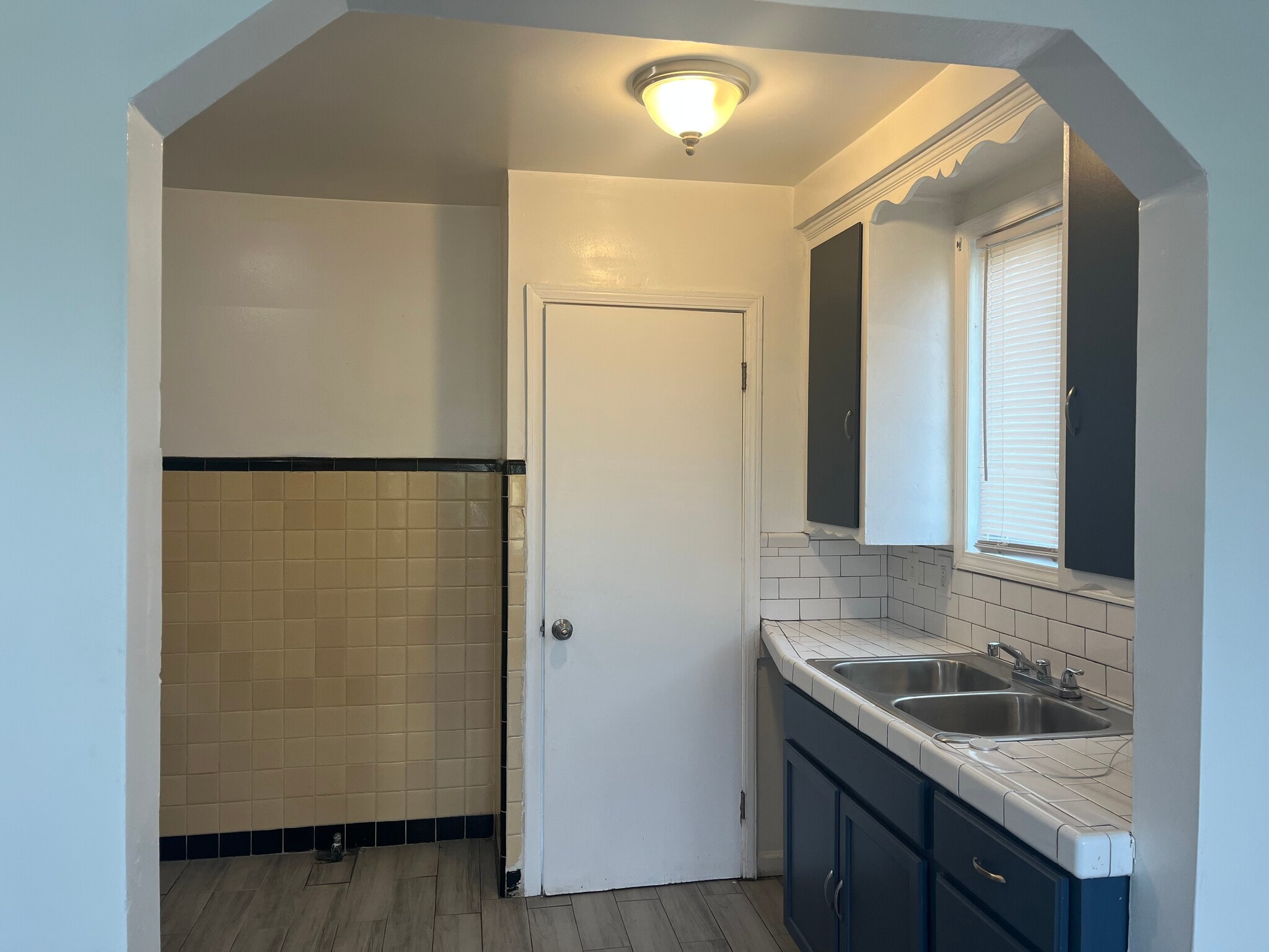 Kitchen - 9636 Marlowe St