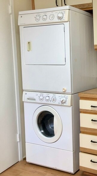 In Unit Washer & Dryer - 15115 Interlachen Dr