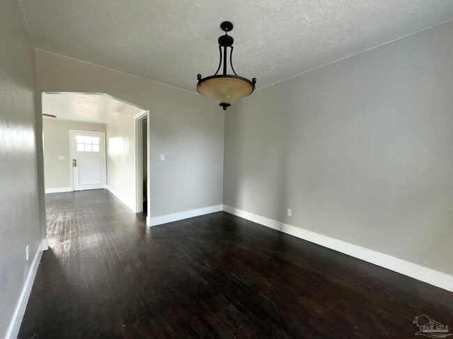 Building Photo - 1400 Wisteria Ave