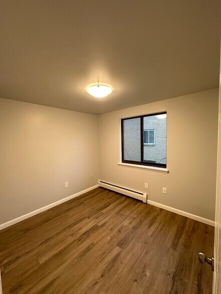 Building Photo - 268 Robert Dr