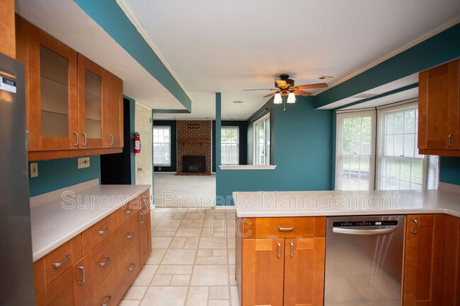 Building Photo - 50 Manchester Rd