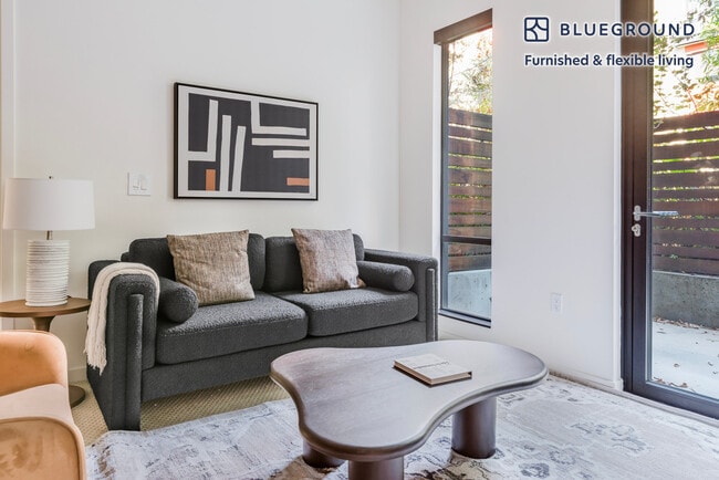 Building Photo - 388 Santana Row