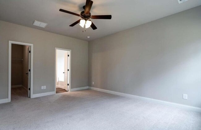 Building Photo - 5885 Ridgedale Ct