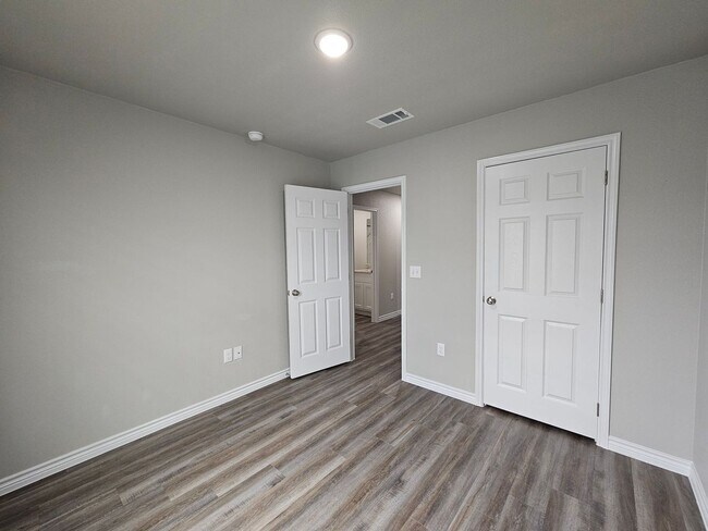 Building Photo - 230 N Mary Jo Dr