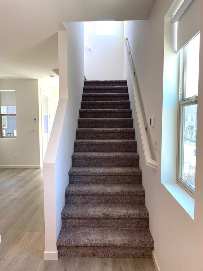 Building Photo - Vibrant 3 story 2bed/2.5bath home at the Mill at Broadway