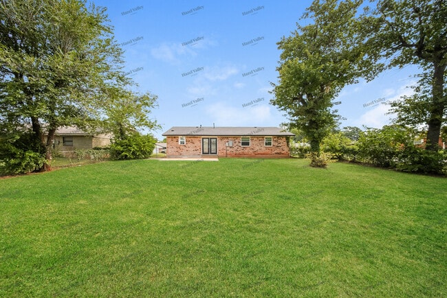 Building Photo - 5025 Brookdale Dr