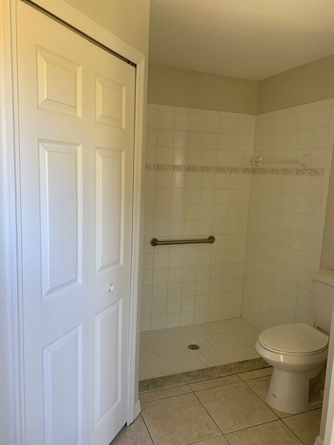 Building Photo - Beautiful 3 Bedroom, 2 Bathroom Home with Lake in Melbourne, FL!