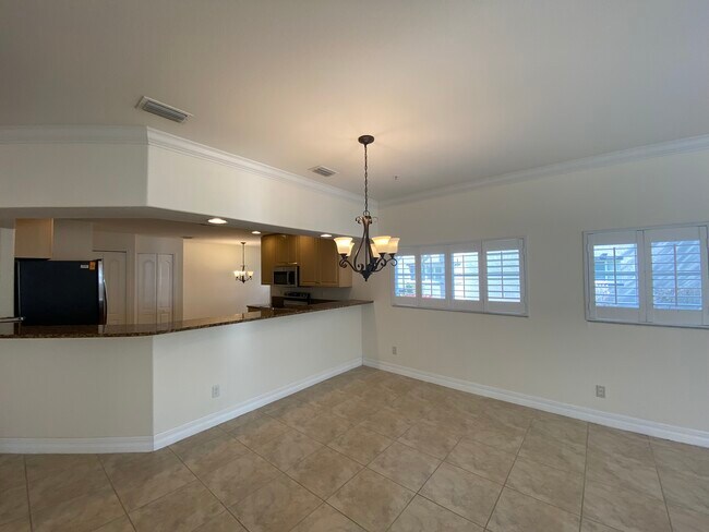 Building Photo - 12101 Santaluz Dr