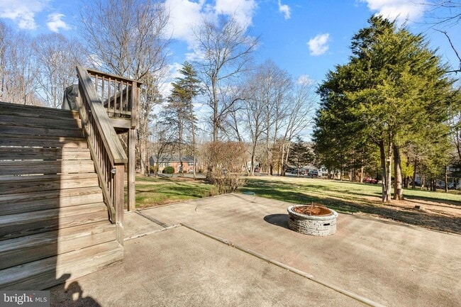 Building Photo - 7329 Fleetwood Ct