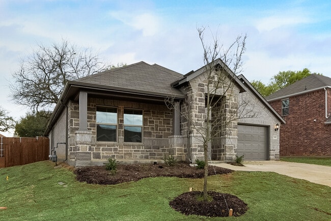 Primary Photo - 208 Briarwood Ln