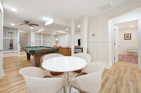 Building Photo - 211 Pioneer Loop