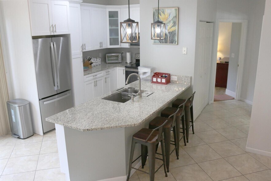 Building Photo - 12582 Shoreline Dr