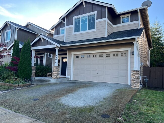 Building Photo - Almost 2500 SQ Feet of Space for ALL of your needs! Avail for Rent in Bremerton!