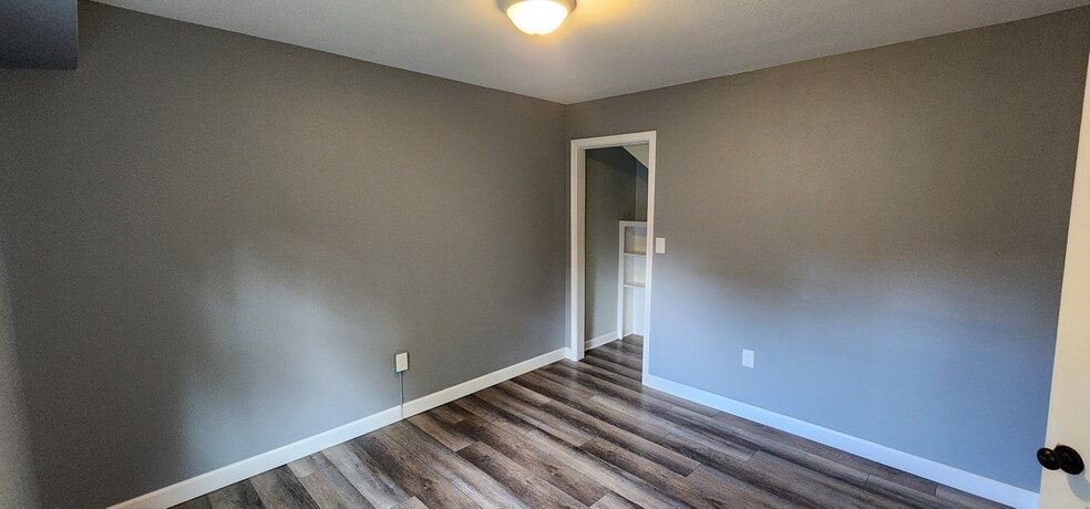 bedroom - 211 One Way St