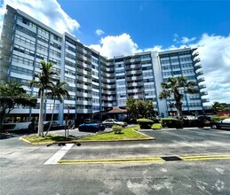 Building Photo - 1200 NE Miami Gardens Dr
