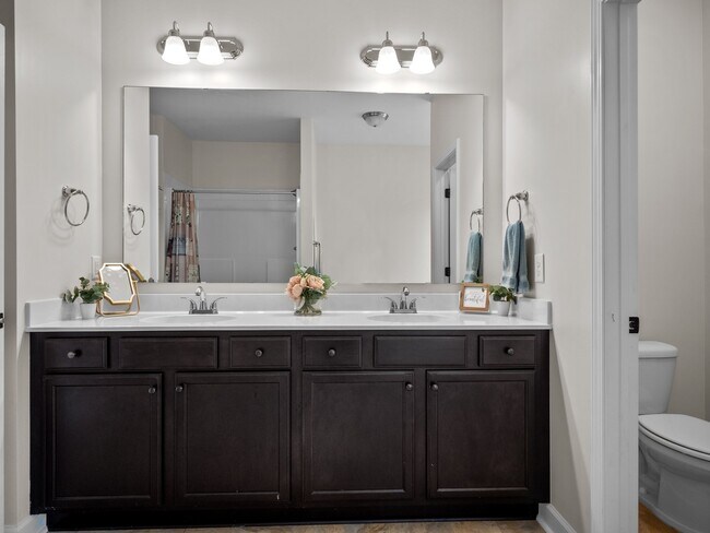 Building Photo - 251 Breakwater Dr