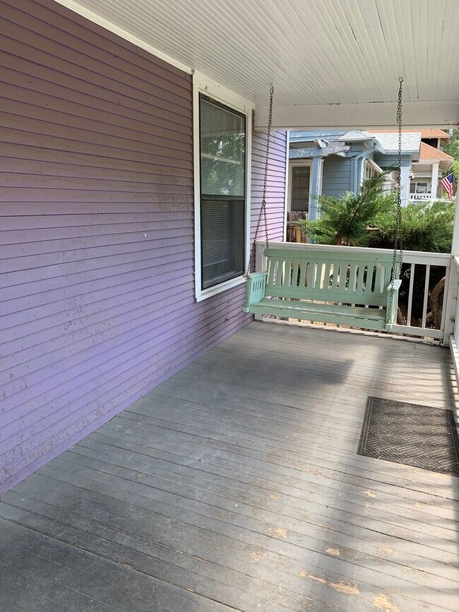 Building Photo - 1718 7th Ave