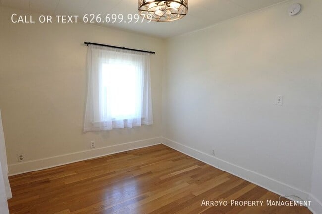 Building Photo - 6307 Aldama St