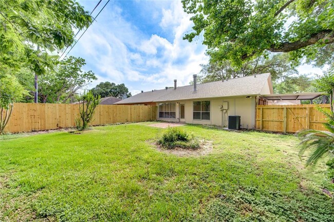 Building Photo - 3843 Westmeadow Dr