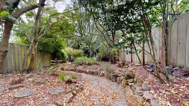Building Photo - Charming 2BR/1BA in Cole Valley – Garage Parking, In-Unit Laundry & Private Backyard