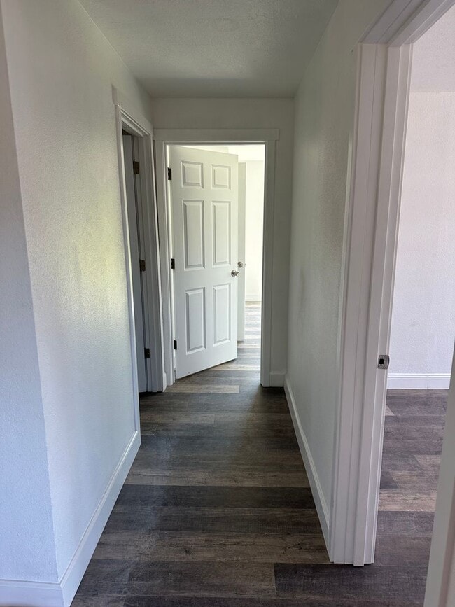 Building Photo - 3-bedroom 2 bath House