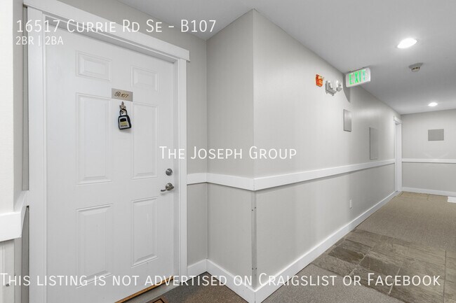 Building Photo - Beautifully Remodeled 2BD/2BA Condo in Mon...