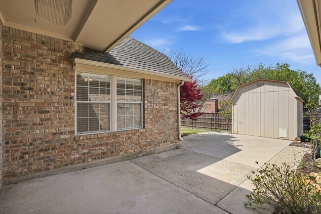 Building Photo - 6613 Barclay Ln