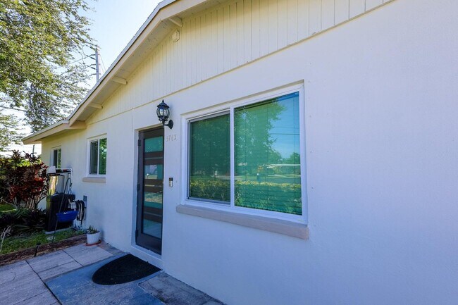Building Photo - 5763 Purdy Ln