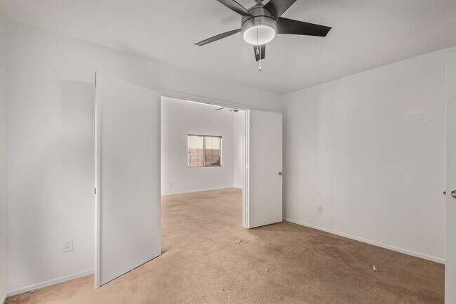 Building Photo - Single-Story 3 Bedroom Home in Rancho El Mirage