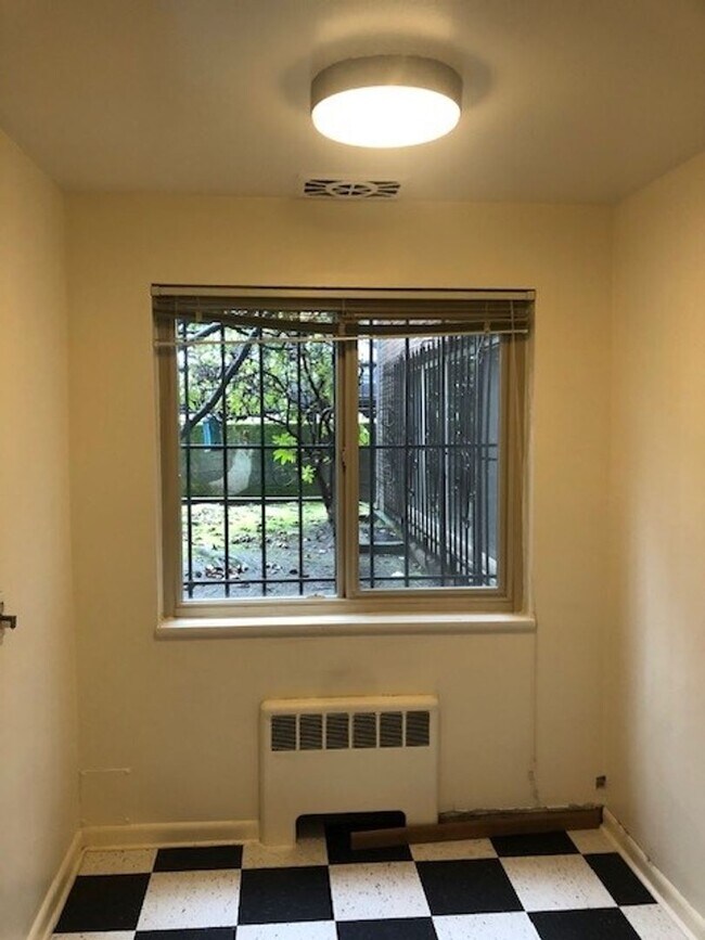 Interior Photo - Red Lion